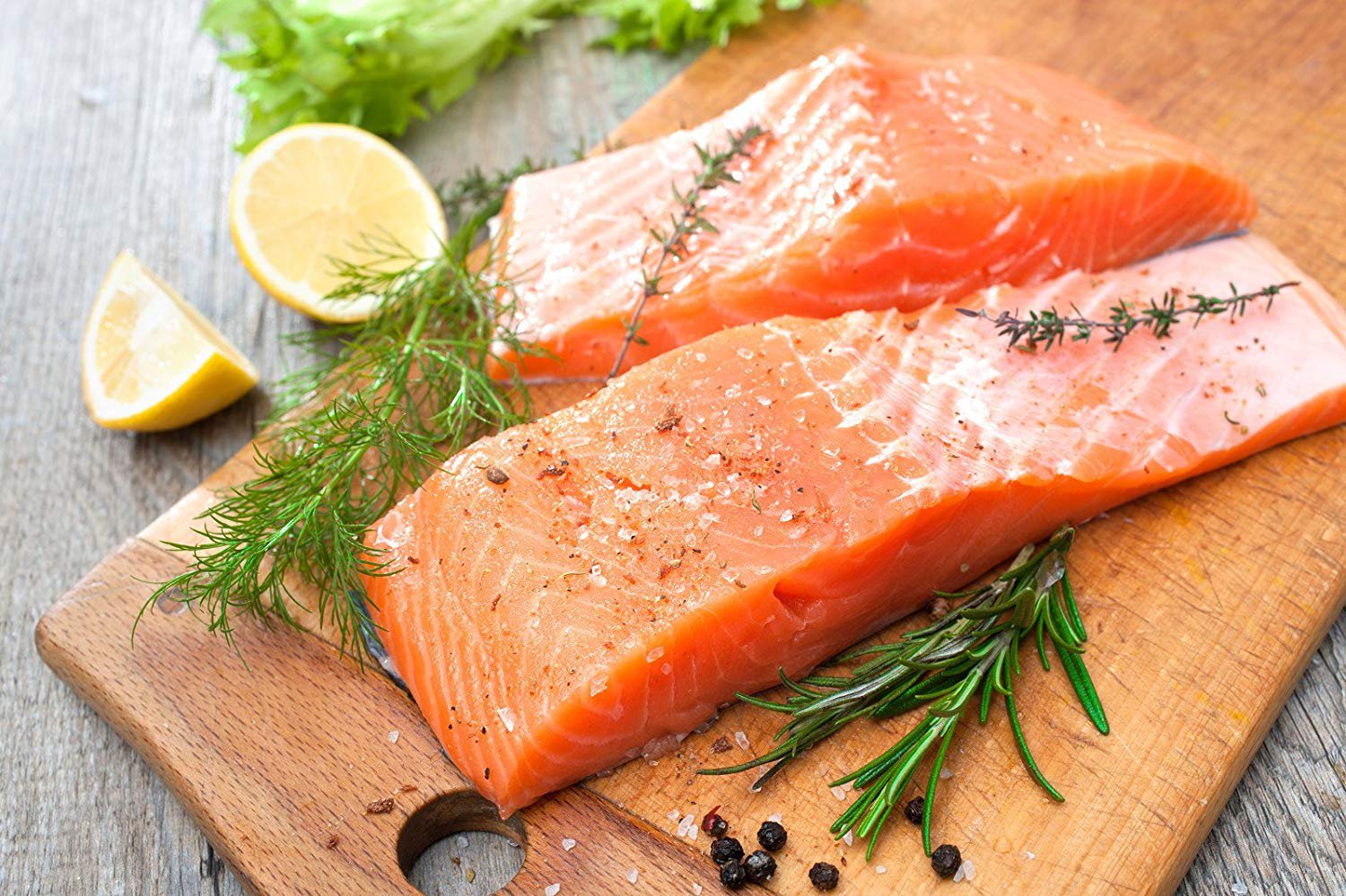 Cá hồi được cho là thực phẩm giàu dinh dưỡng giúp bổ sung các dưỡng chất cần thiết cho cơ thể