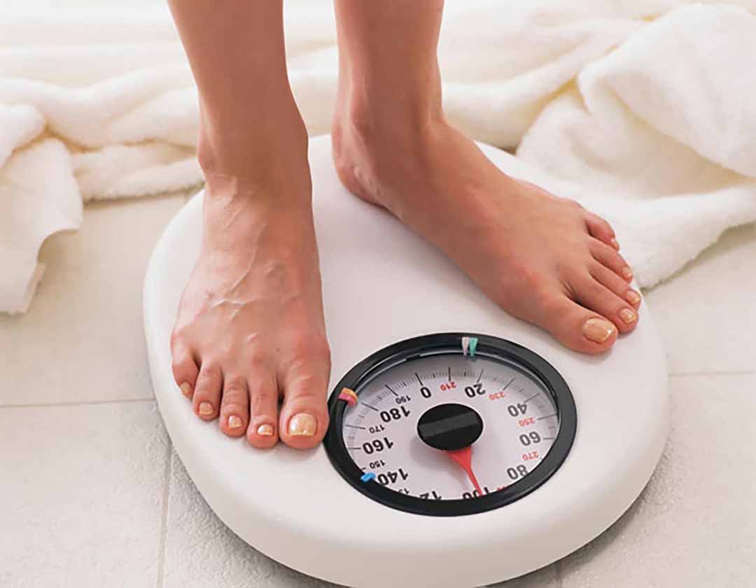 Tăng cân hoặc khó giảm cân