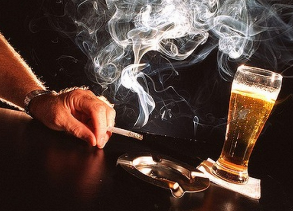 Rượu bia thuốc lá là nguyên nhân gây rối loạn nội tiết tố nam